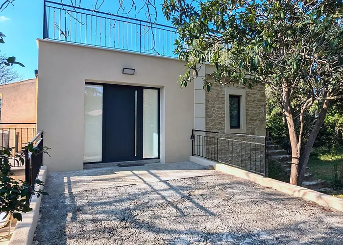 Maison Neuve En Provence