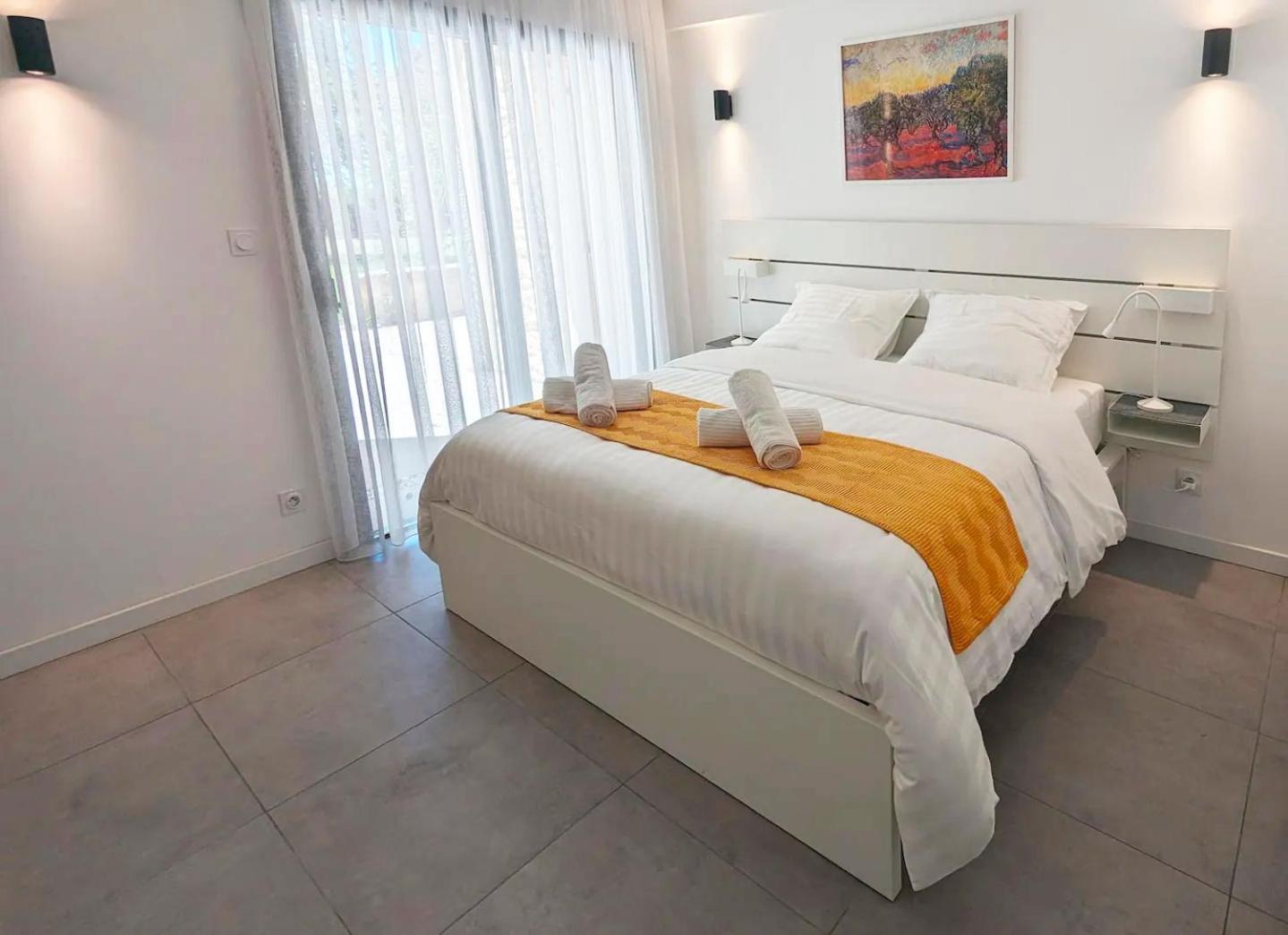 Maison Neuve En Provence Holiday home *