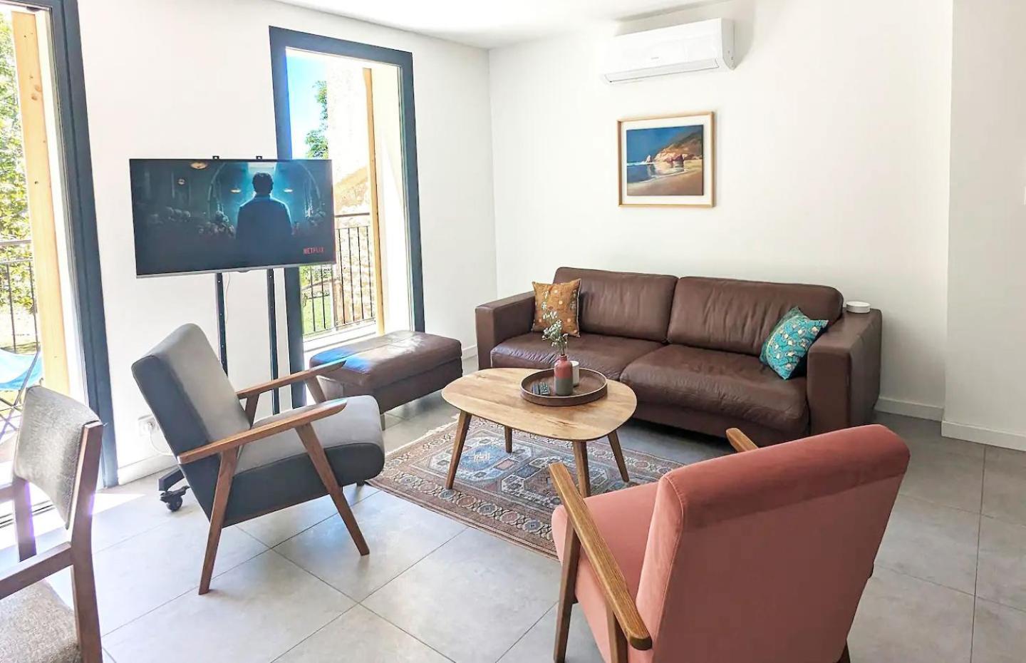 Maison Neuve En Provence Holiday home Lambesc
